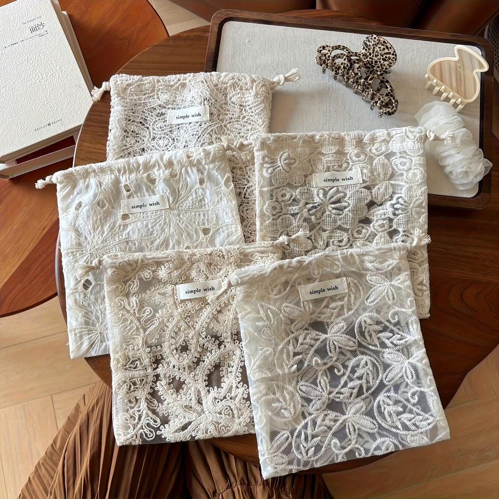 Vintage Lace Embroidered Travel Drawstring Storage Bag Pouch, Fabric Organizer, Cosmetic Bag, Sanitary Pad Storage Bag, Cable Earphone Organizer