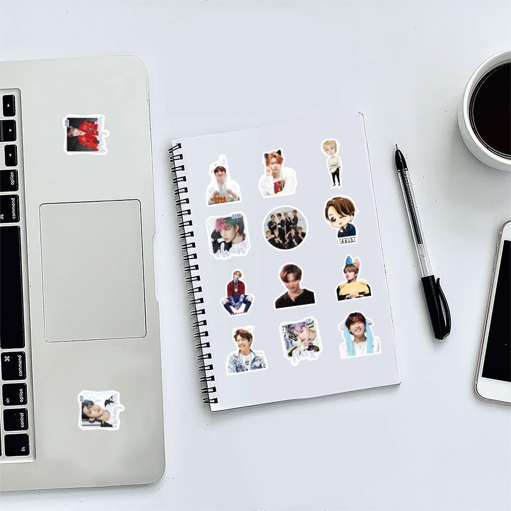 50 Stück Stray Kids Sticker Pack, Niedliche SKZ Mitglieder Fotoaufkleber für Laptop, Wasserflasche, Scrapbooking, Journaling, Stray Kids Merch Geschenk für STAY