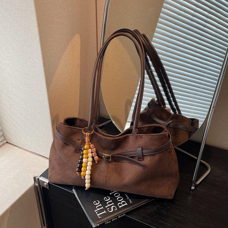 

Retro Large Capacity Commuting Bag All-match Women s Shoulder Underarm Suede Portable Tote 35x12x19 single package