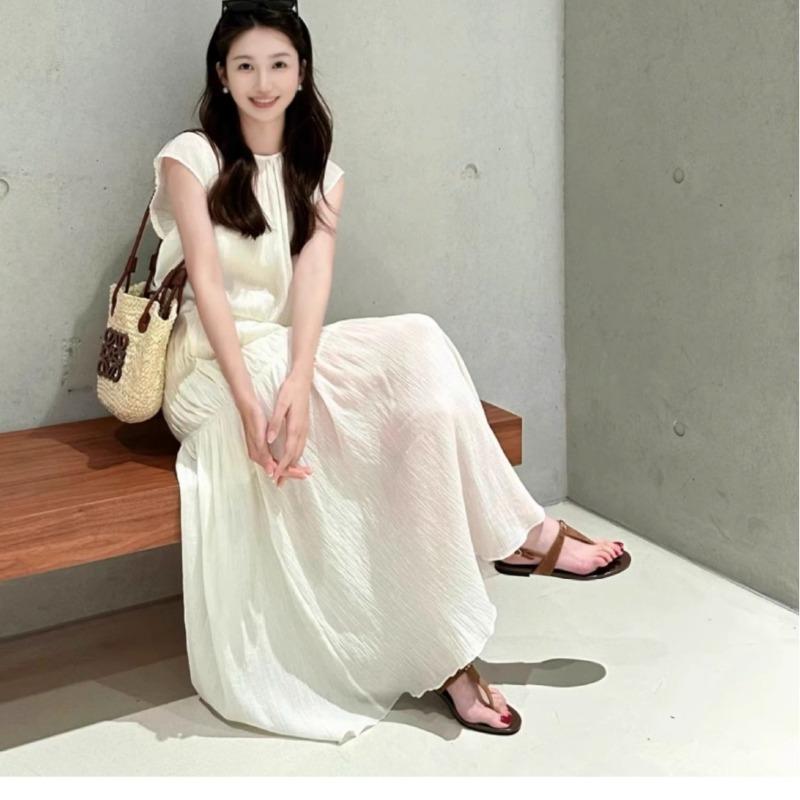 Flat-bottomed herringbone pinch sandals women's new summer wear beach fashion vacation wind pinch toe cold slippers