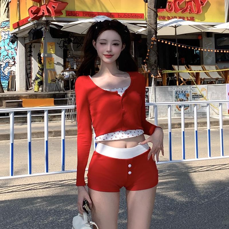 

High-End Ins Style Bikini: Three-Piece Conservative Swimwear for Women Medium