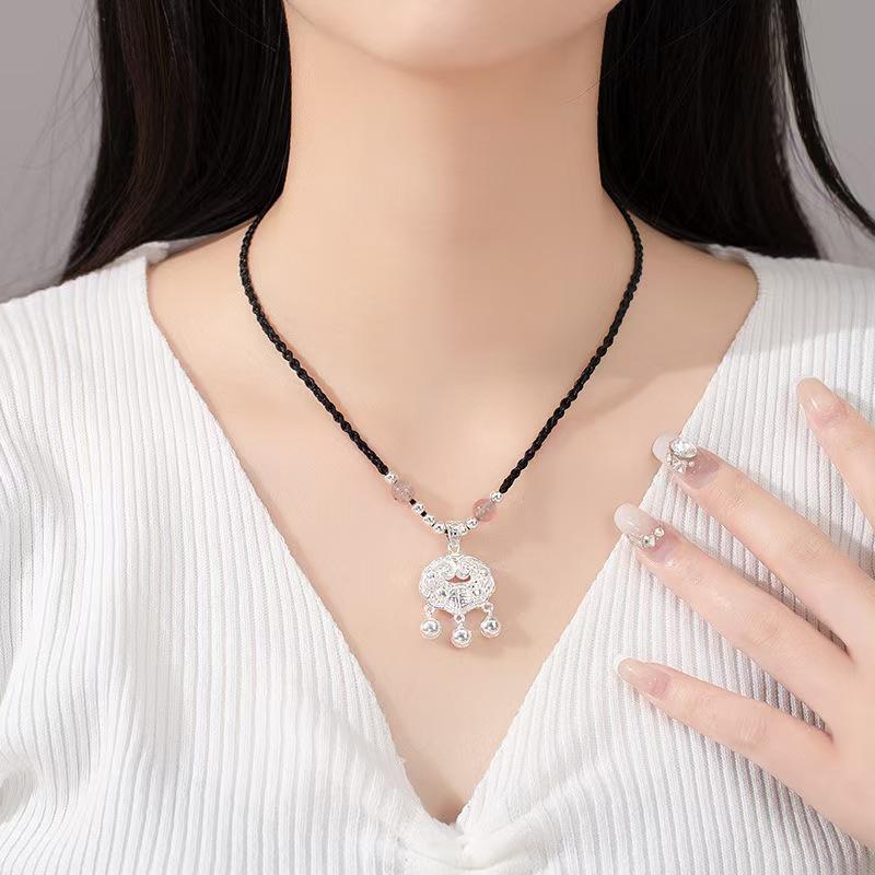 Ping An Fu Longevity Lock Necklace: Strawberry Crystal & Bodhi Beads, New Chinese Ethnic Clavicle Chain for Attracting Wealth