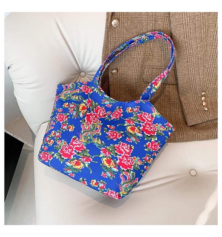 

2024 Ethnic-Style Floral Tote: Trendy, Large-Capacity Women s Shoulder & Crossbody Bag синій