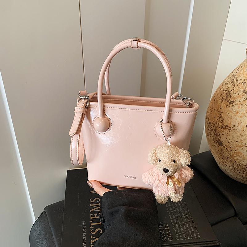 

Stylish Women s Spring 2025 Handbag: Fashionable Versatile Casual Single Shoulder Crossbody Bag Without Pendant синій