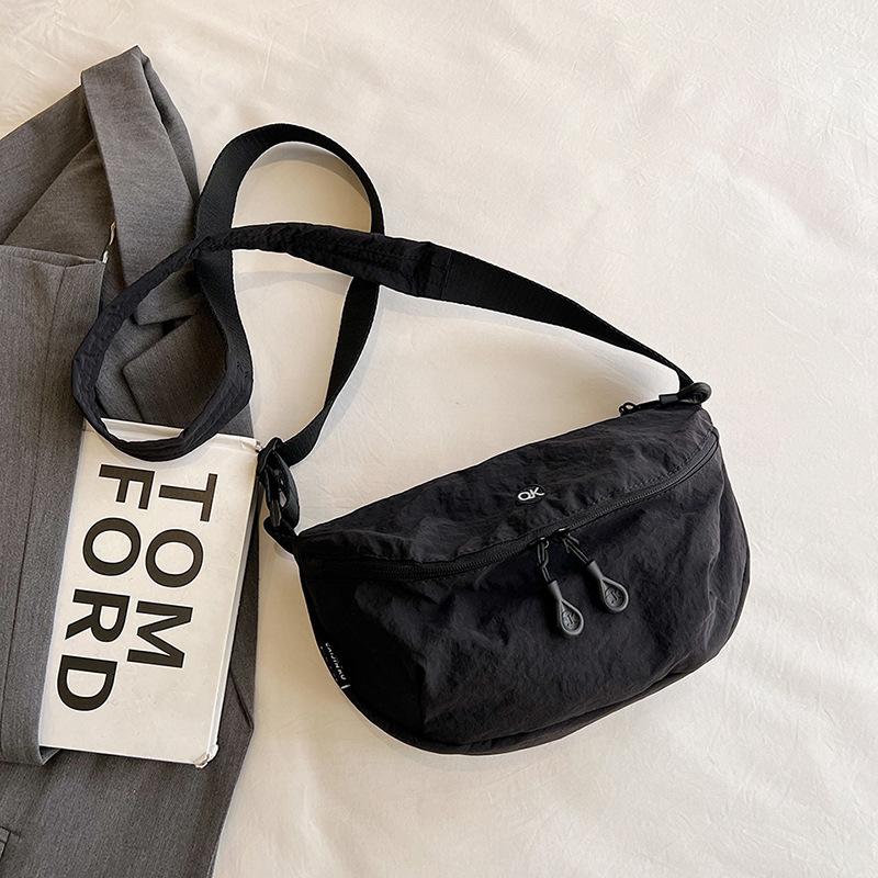 Japanese ultra-light waterproof messenger bag Oxford cloth unisex versatile single shoulder nylon lightweight practical saddle breast bag