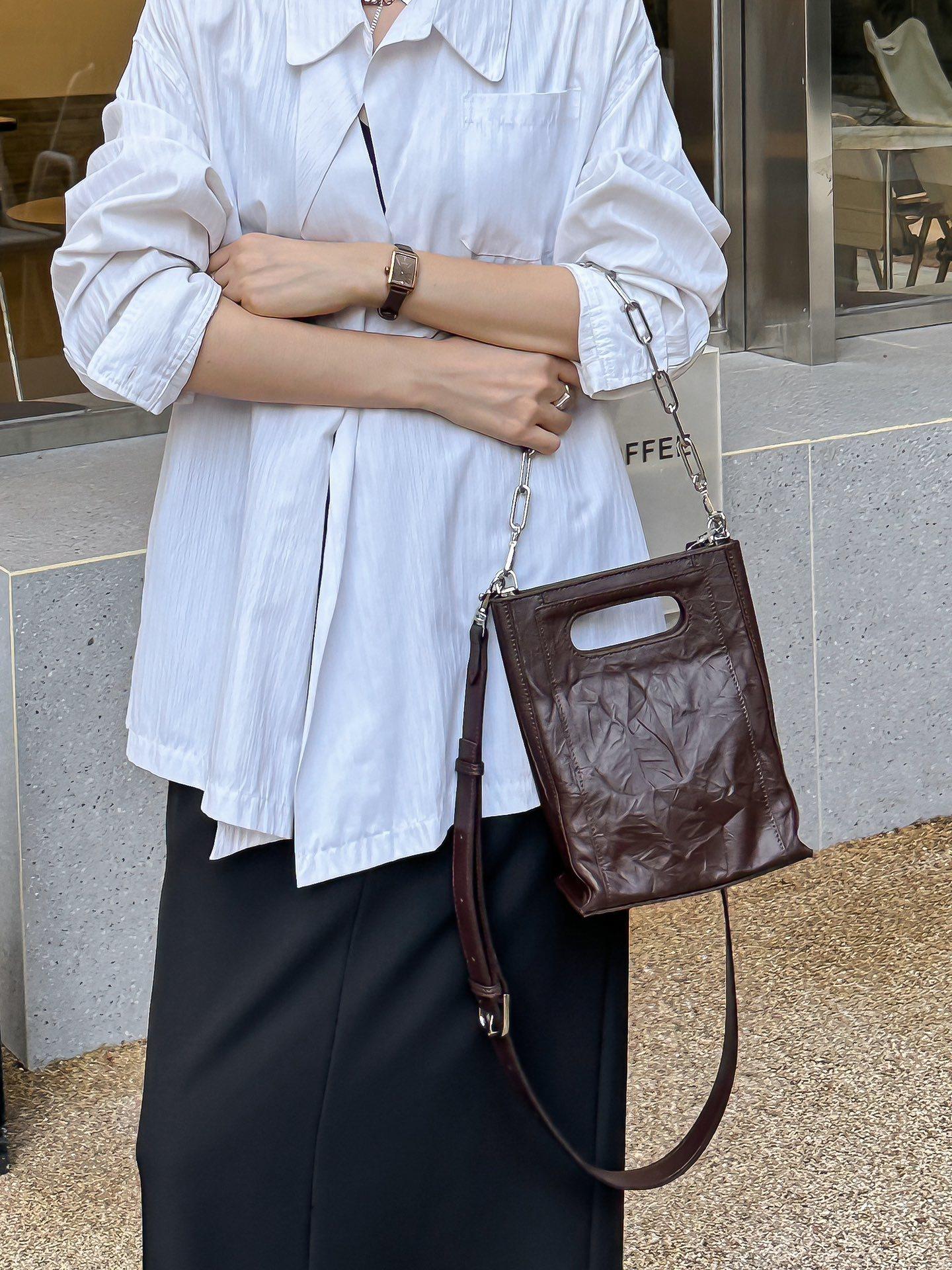 

Small Crowd Design High-value Light Luxury High-grade Sense Bag 2025 New Style Fashion Single Shoulder Bag Hundred Matching Handbag 17x9x22CM