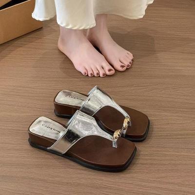 Dicke Sohle Fersenabdeckung Zehen kühle Hausschuhe Sommerkleidung neu mit Rock Strand Sandalen Flip-Flops