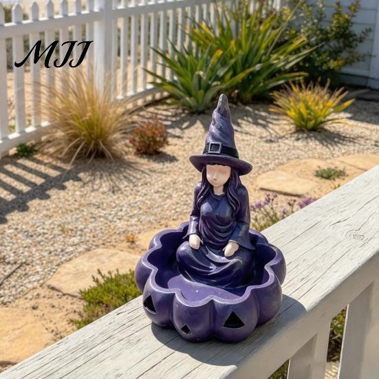 Wild Bird Food Station Meditating Witch Garden Feeder, Halloween Resin Sitting Statue Holiday Gifts for Gardeners Outdoor Wall Mounted Feeder