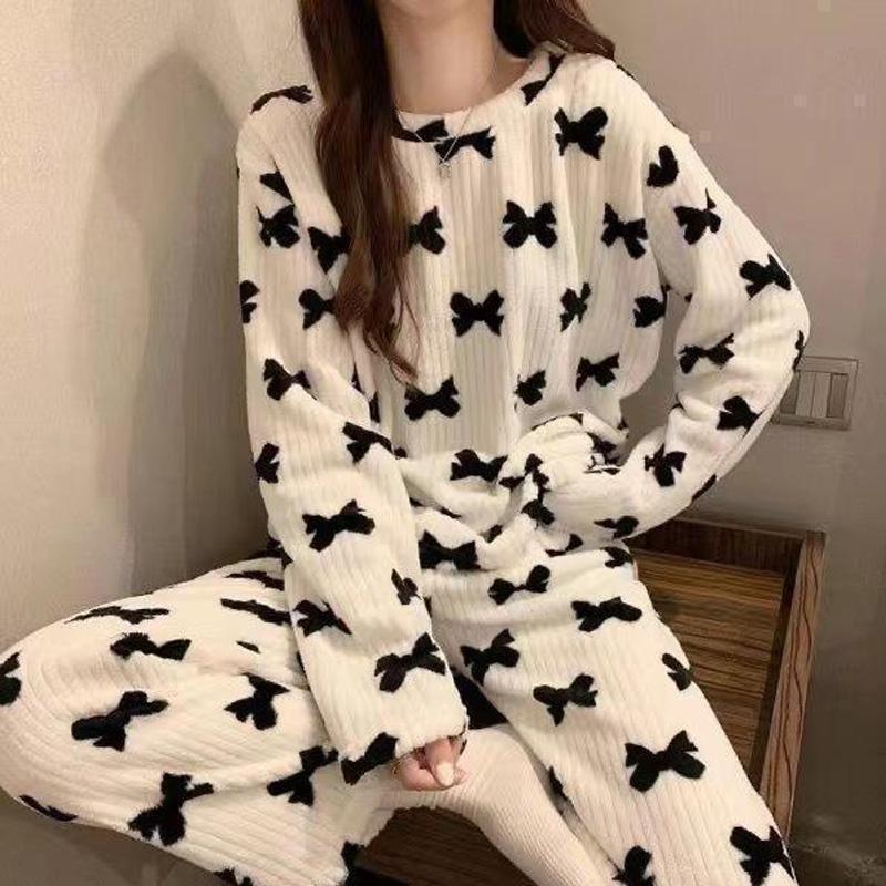 Women Warm Sleepwear for Winter Coral Velvet Bow Bow Padded Loungewear Sets Easy To Clean School Long Sleeve Square Pajamas