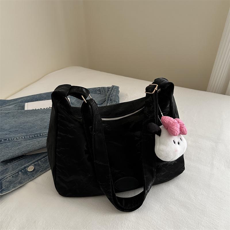 

Большая вместительная сумка через плечо для женщин 2024 года, новая модная сумка для поездок на работу, красивая нишевая сумка-мессенджер Without pendant чёрный