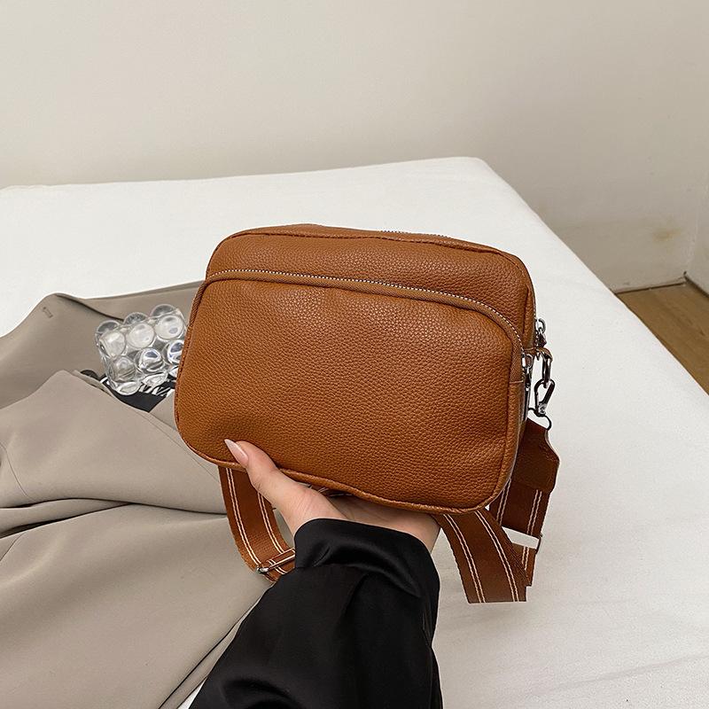 Super Hot Trend Women's Bag Niche Fashion Texture Wide Shoulder Strap Large Capacity Women's Shoulder Crossbody Small Square Bag High Sense