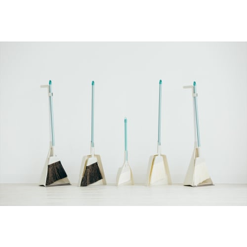 Yamazaki Sangyo Mini Broom and Dustpan Set, Short Handle, Garden Broom, PP Polypropylene, Synthetic Fiber, Split Bristles, Outdoor, Entryway, Balcony,