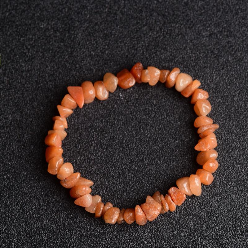 Elastisches Armband mit natürlichem Citrin-Chip: Unregelmäßige Rohsteinperlen in einem frischen, vielseitigen Stil