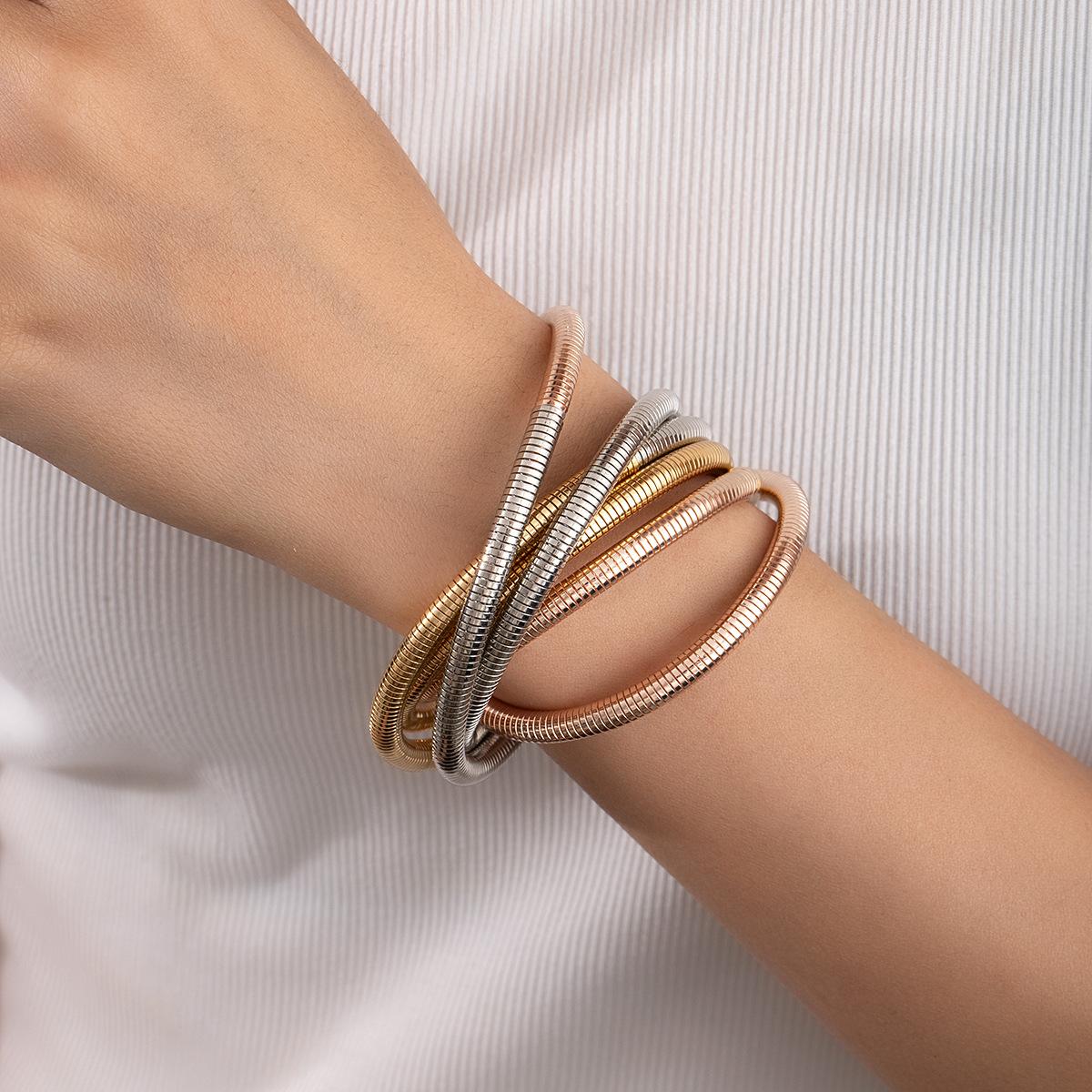 

Персоналізований браслет Модний зміїний кістковий браслет Ретро Багатошаровий нитковий витий браслет Темпераментний Висококласні прикраси Легка розкіш