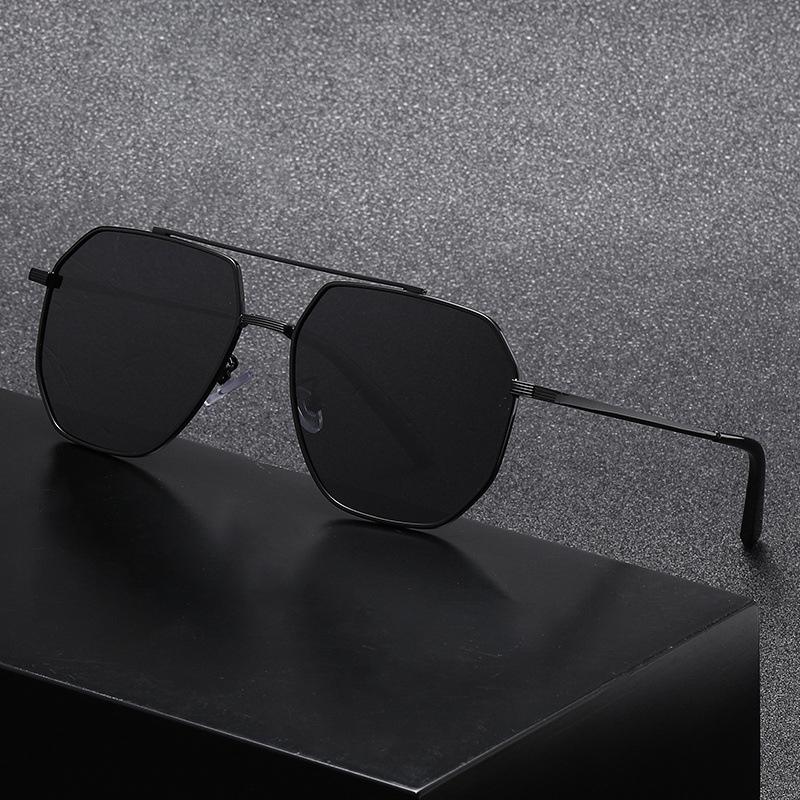 New Sunglasses Luxury Brand Design Fashionable Women Sunglasses Retro Men Uv Resistant Toad Mirrors Driving Fishing Sunglasses