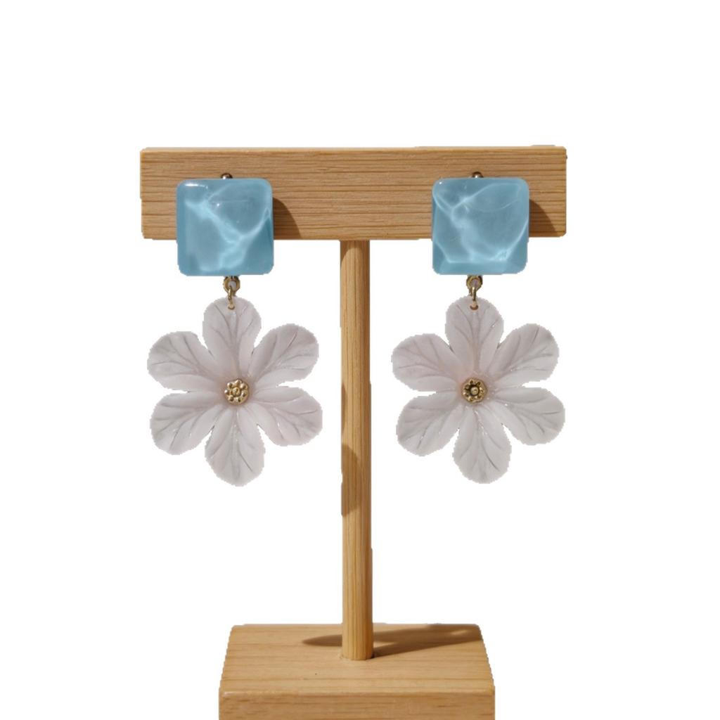 White Flower Women's 2026 New Blue Square Summer Small Fresh Temperament Earrings