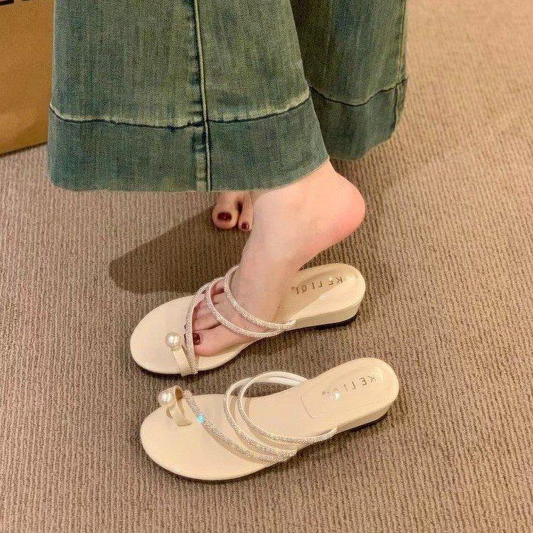 Cool Slippers Summer Thick Heel Flat Bottom Cover Toe Pinch Slippers Women Wear Seaside French Beach Sandals