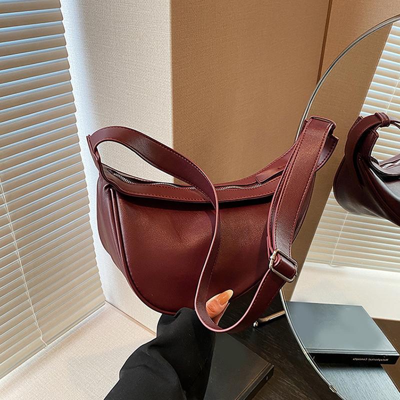 Unique Retro Shoulder Bag for Women PU Leather Crossbody Bag Saddle Design Line Bag Banana Bag Fashion