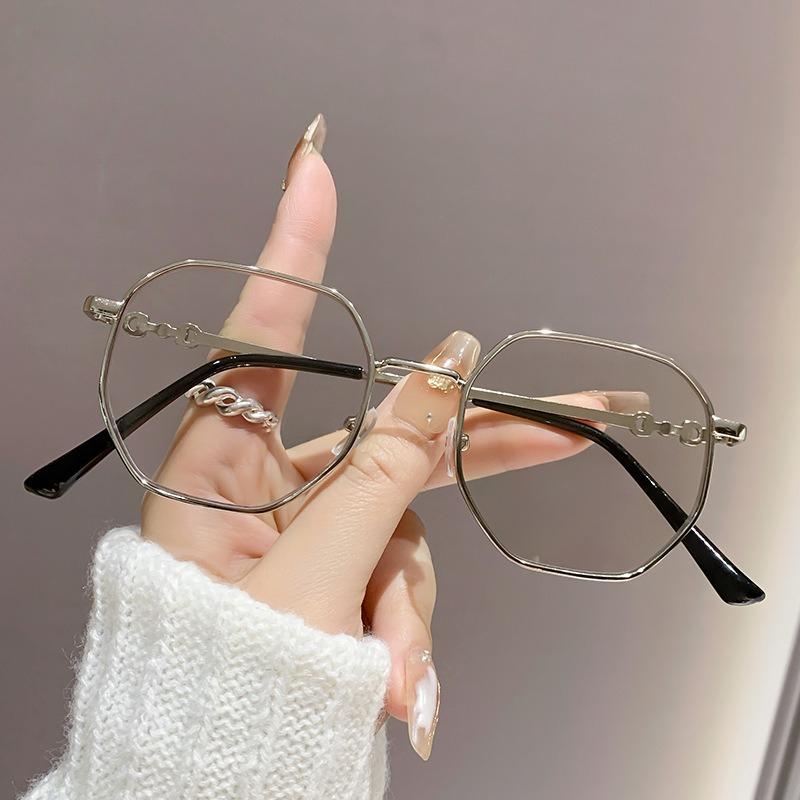 Women's INS Style Photochromic Myopia Glasses Metal Oversized Frames Comfortable HD Blue Light Blocking Minus Diopter Eyeglasses