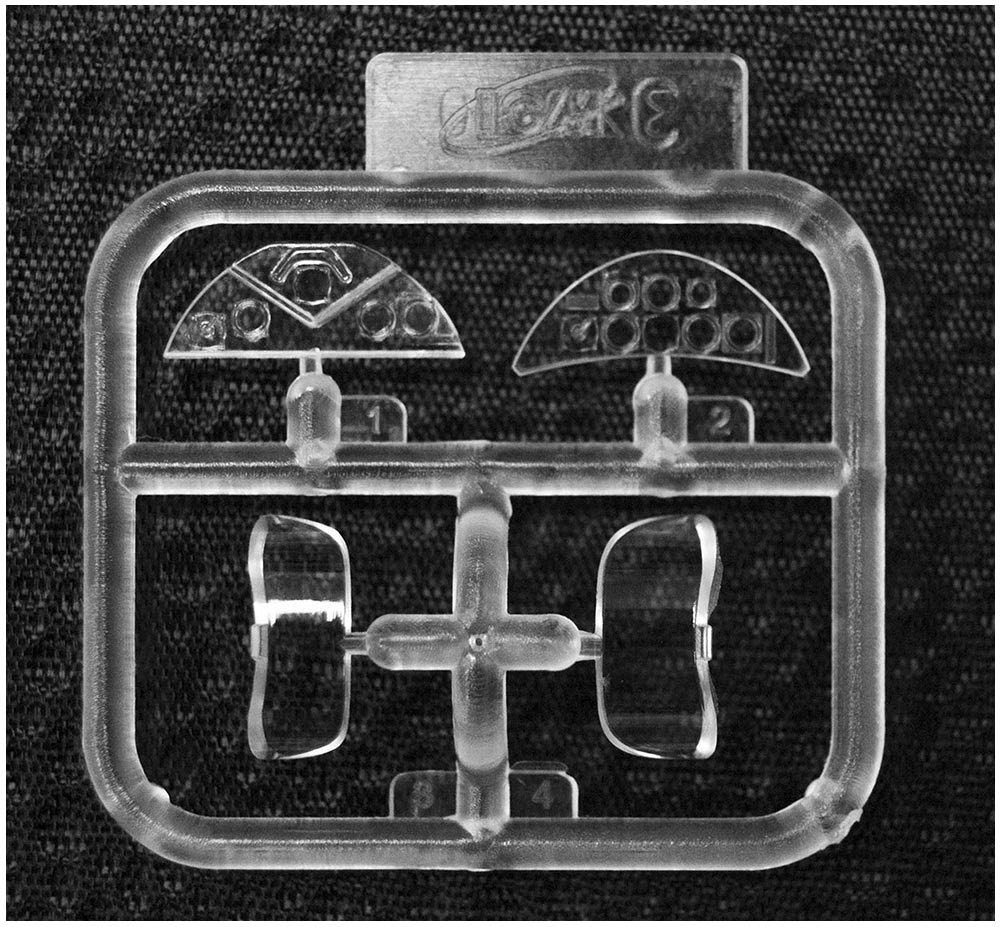 ICM Bu131D trainee figure plastic model 32034 1/32 Bücker w/German