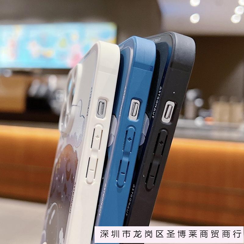 Applicable To iPhone16 Astronaut Mobile Phone Case 15PROMAX Cartoon Painted Apple 14 Side Pattern Case