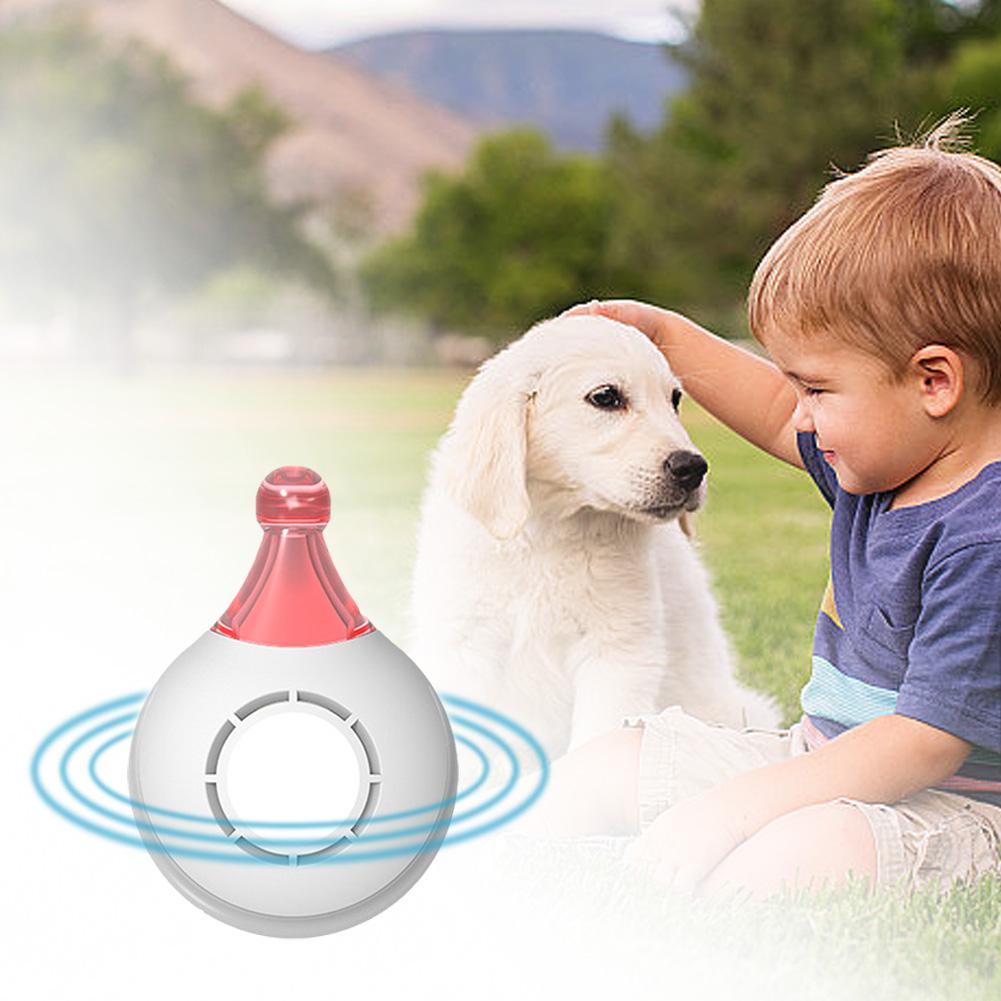 USB-wiederaufladbares Anti-Mücken-Insektenschutzmittel Ultraschall-Floh- und Zeckenabwehrgerät Tragbares Haustierabwehrgerät für Hunde & Katzen