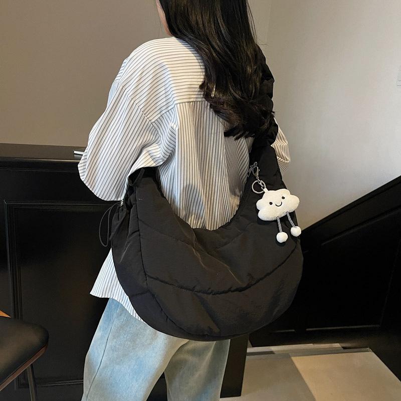 Dumpling Bag Women'S Large Capacity Lightweight Simple Messenger Bag Commuter Fashion Shoulder Bag Nylon Canvas Bag