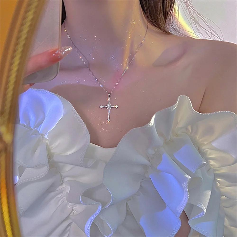 Elegant Crystal Cross Pendant Necklace Silver Color Star Ladies Necklace Fashion Party Jewelry Women Gift Wholesale