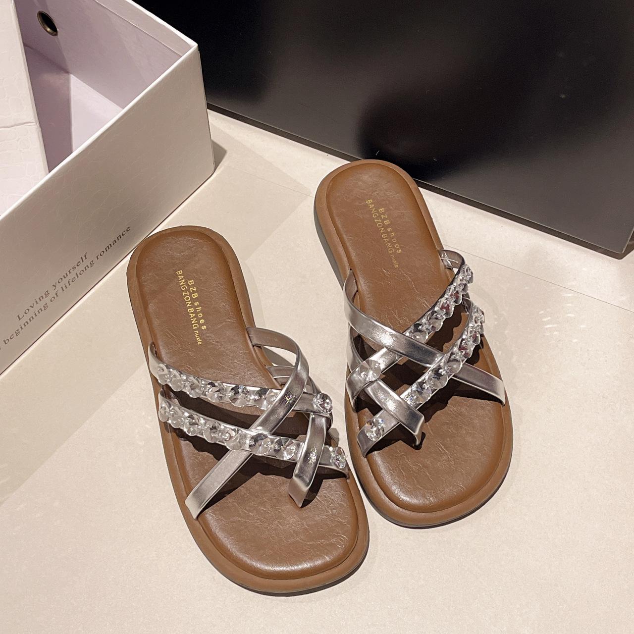 

Высококачественные модные женские однотонные тапочки с блестящими ромбами на толстой подошве, лето 2025, новые универсальные пляжные сандалии с одной педалью 35 серый