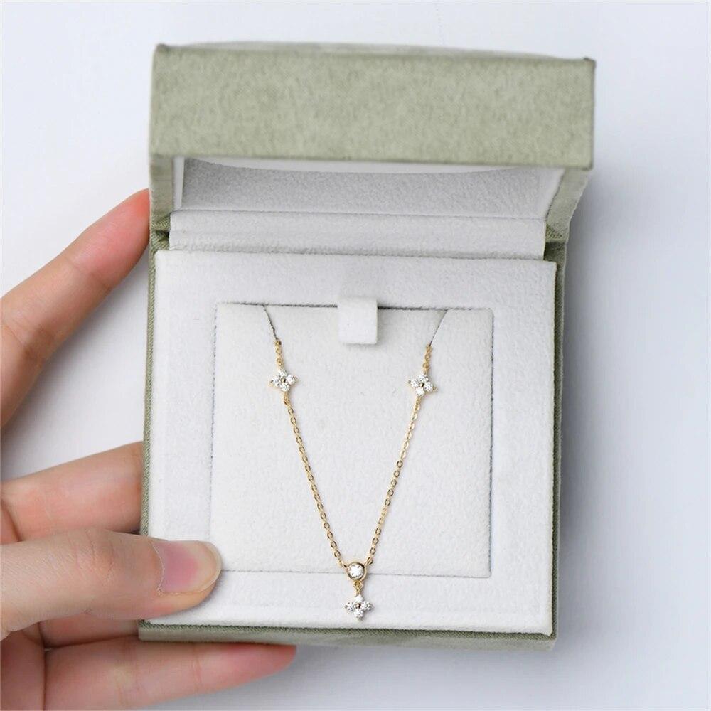 Barva D Náhrdelník s přívěskem z moissanitu pro ženy Řetízek se čtyřlístkovým jetelem Diamantový test prošel 925 Sterling Silver Jemné šperky