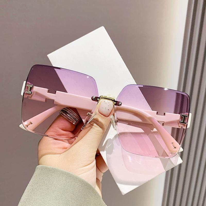 2025 new frameless two-color gradual change high-end women's trend driving sunglasses fashion sunglasses