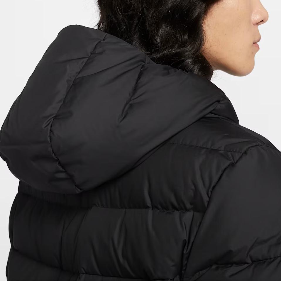 Nike Giacca con cappuccio imbottita in piuma Windrunner Nera Uomo IB2963-010