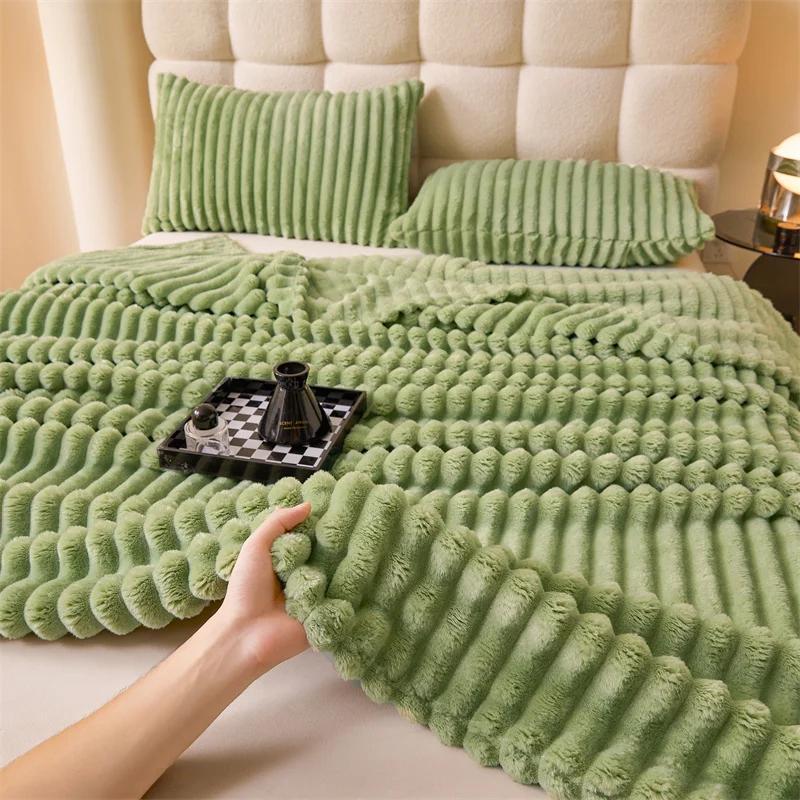 

Light Luxury Solid Color Multifunctional Rabbit Velvet Blanket Winter Thick Warm Flannel Used for Bedroom Living Room Blanket 180x200cm зелёный