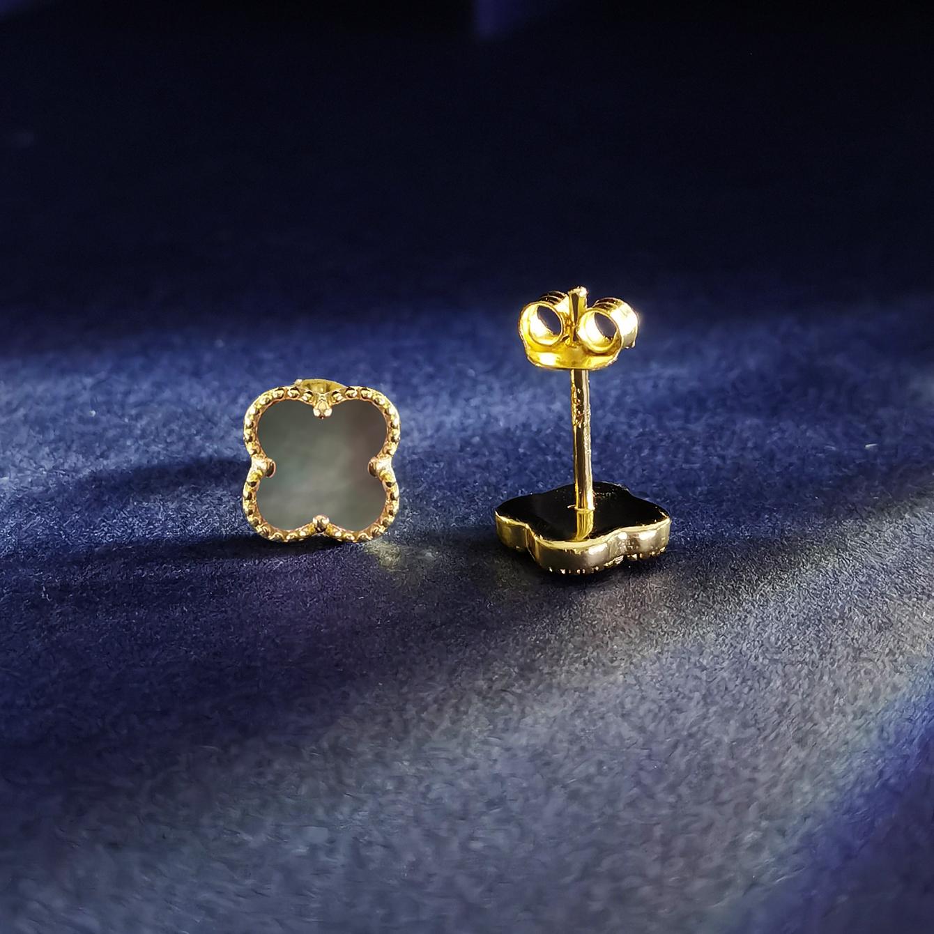 

Серьги-гвоздики из серебра 925 пробы с разноцветными цветами в виде четырех листьев, позолоченные 14-каратным золотом, белые ракушки, малахит, черный агат, красная бирюза, тигровый глаз