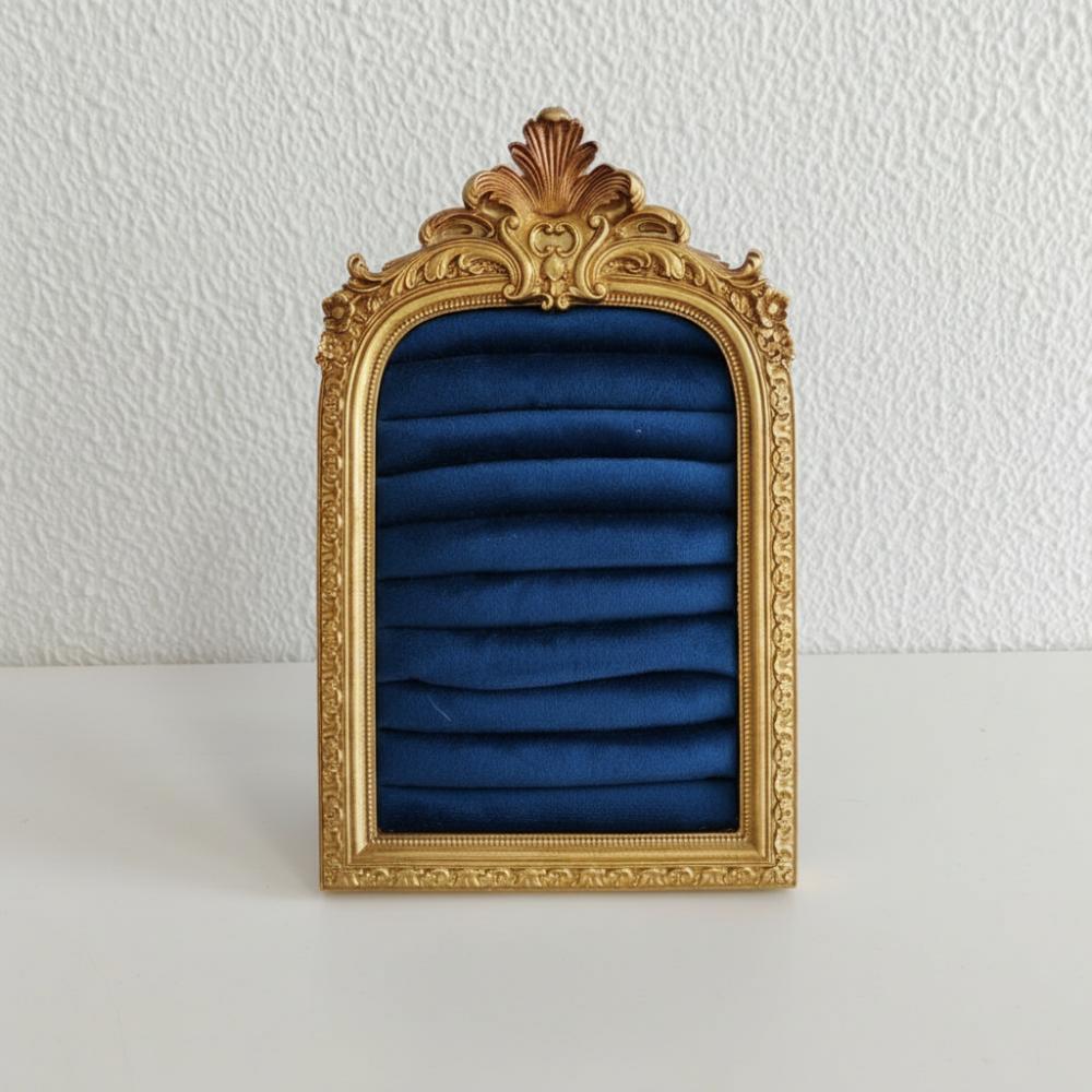 

Velvet Picture Frame Jewelry Storage Shelf Vintage Style Picture Frame Shape Jewelry Display Rack Wear-resistant Space Saving