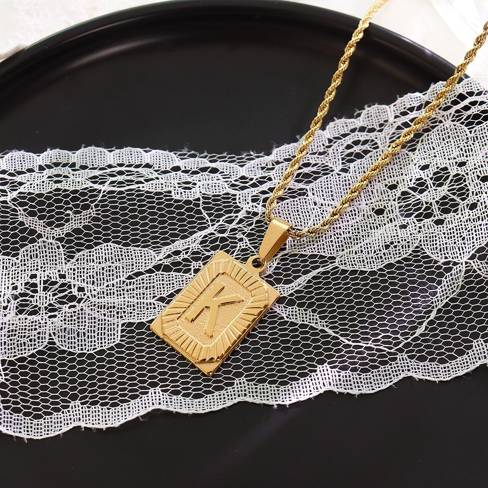 Qiong Yao Hip Hop 26-Letter Square Pendant Necklace, Clavicle Chain, 18K Gold Plated Titanium Steel.