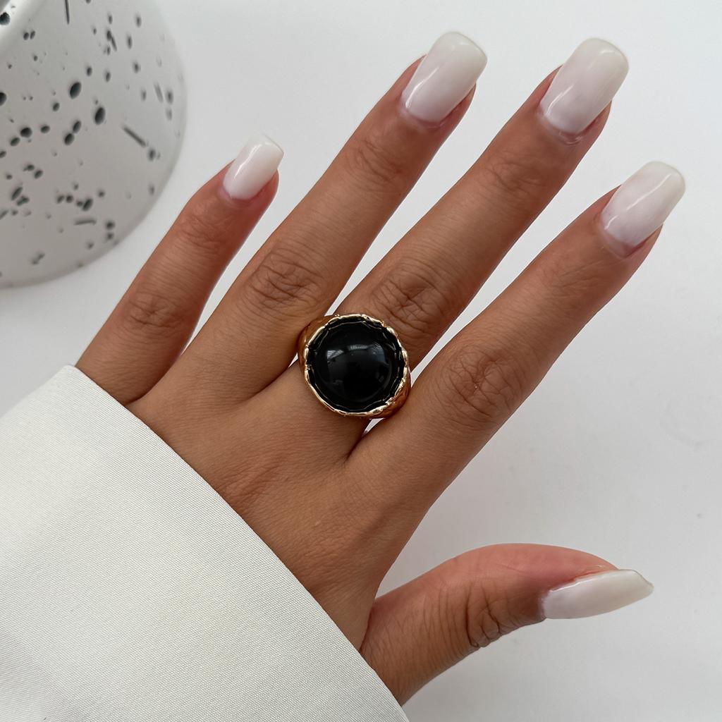 Luxury Style Colorful Acrylic Rhinestone Gem Ring Metallic Textured Pleated Open Band Ring For Women INS Daily Elegant Statement Hand Jewelry