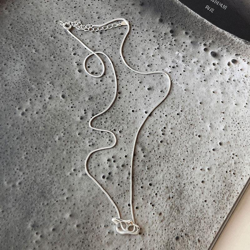 Niedliche unregelmäßige Schweinenase-Halskette mit Schlangenknochenkette, Schweinenase-Halskette für Damen, kaltes Nischengefühl