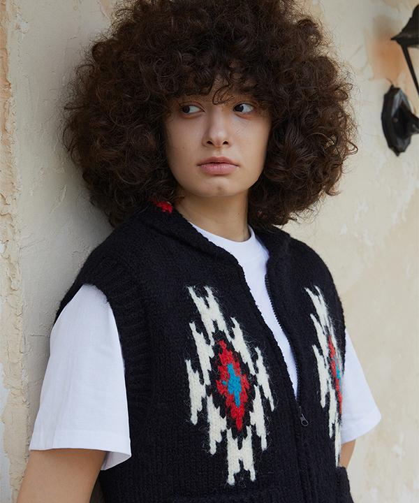GREENBUTTER Navaho Alpaca Knit Vest (Black)