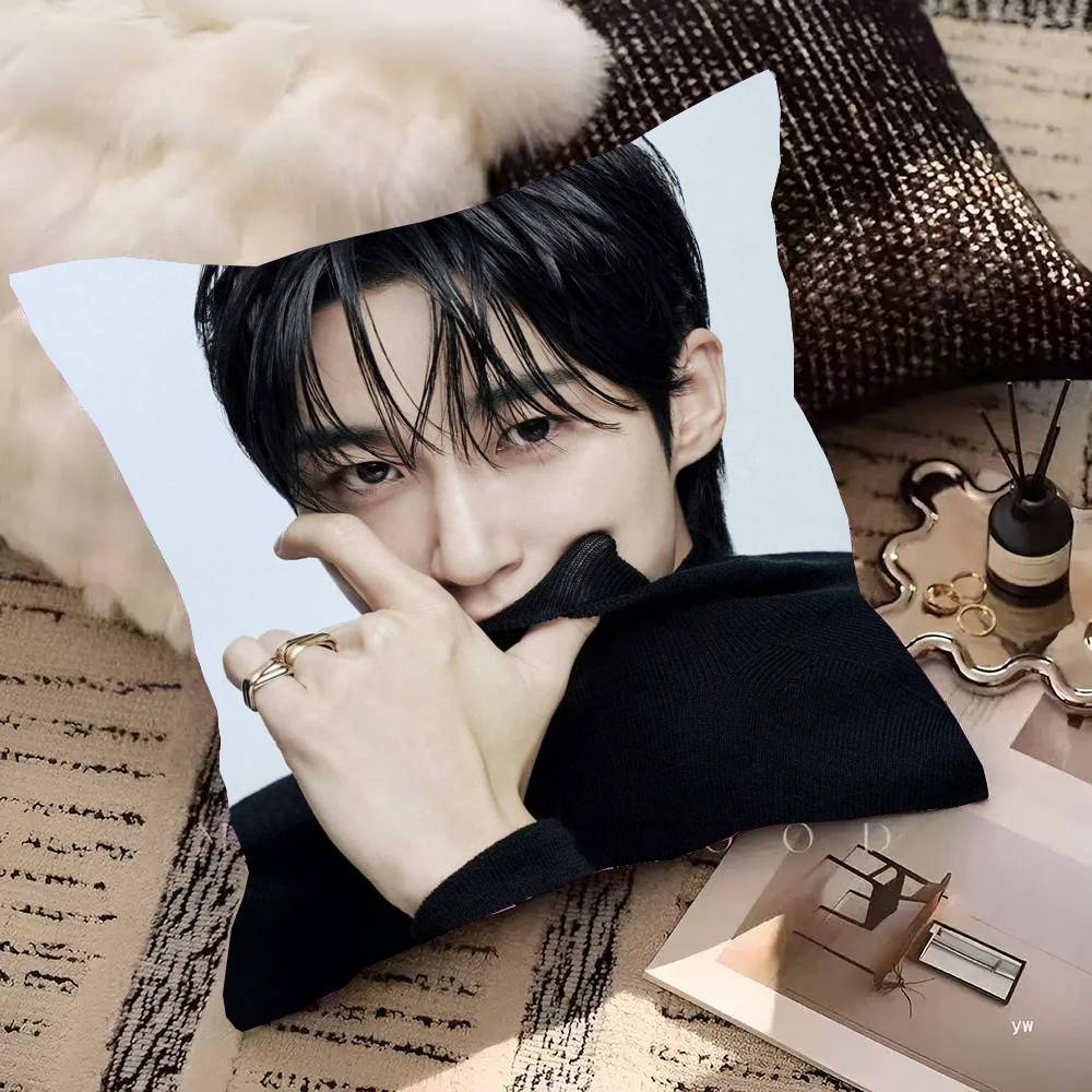 Housse de coussin Célébrité coréenne Byeon Wooseok Housse de coussin carrée tendance Décoration Ins Chambre à coucher Canapé Salon Loisirs