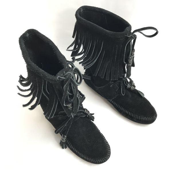 Minnetonka Fransen-Mokassinstiefel 6 23 schwarzes Wildleder(GEBRAUCHT)