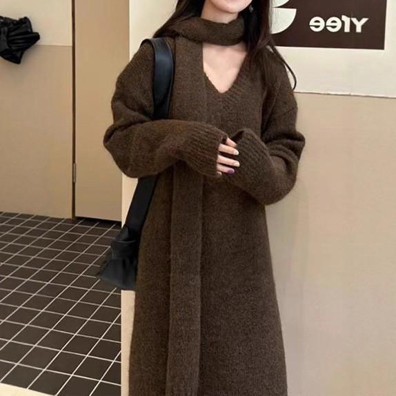 Simple and versatile knitted dress for women's autumn and winter new loose and lazy style with coat backing sweater long dress