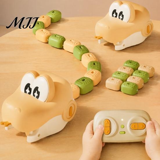Two Player Battle Snake Toy 1/2 Sets RC Electric Magnetic Toy, Remote Control Eating Itself Controlled for Kids, Hands-Eye Coordination 2 Players
