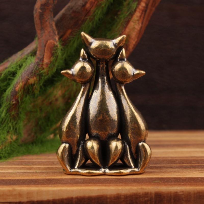 

Латунные фигурки кошек Милые кошки Миниатюрная статуэтка Настольные декоративные украшения Скульптура животного из чистой меди Домашний декор Ремесла A