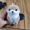 Peluche Kawaii Lontra che tiene il Pesce Portachiavi Leggero Ciondolo da Appendere Accessori per Zaino Scolastico Portachiavi Giocattolo Portachiavi Regali