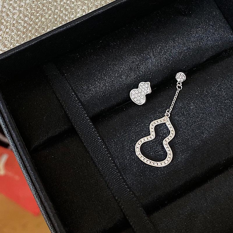 

Daily Versatile Temperament Light Luxury Asymmetrical Gourd Stud Earrings Women S High-End Long Earrings Jewelry 925 silver