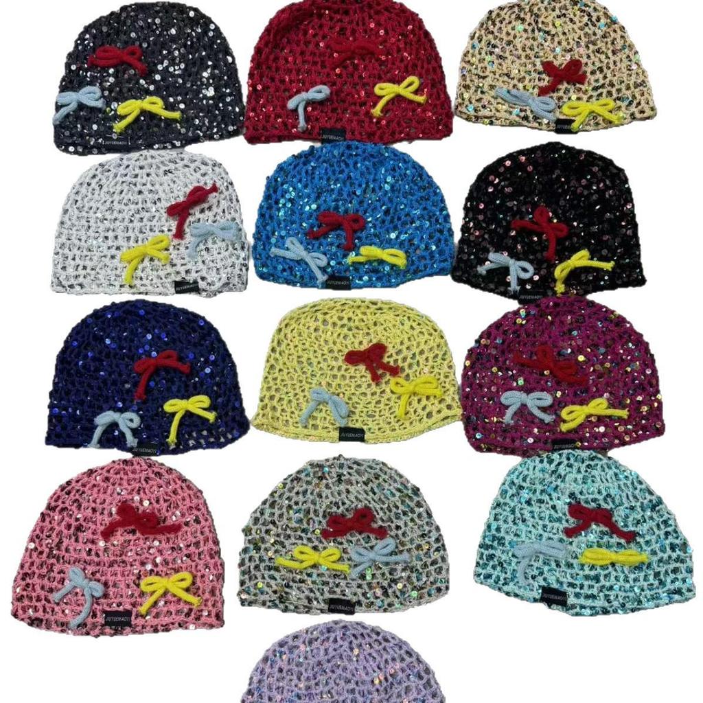 Cappello Berretto in Lavorazione a Maglia con Paillettes e Fiocco Coreano per Donna: Copricapo alla moda in rete di lana