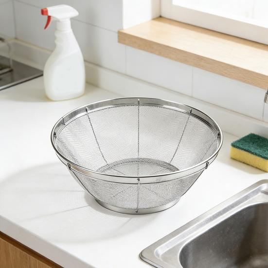 Stainless Steel Drain Basket Fast Drainage Microporous Kitchen Filter Mesh Strainer Basket for Kitchen Dishwasher Safe Multi-Functional Strainer