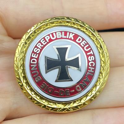 German Gold or Silver Iron Cross Metal Badge Armband Small Circular Commemorative Medal Brooch Pin Reproduction