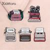 The Tortured Poets Department Emaille Speldjes Retro Faxapparaat Klassieke Schrijfmachine Broches Revers Rugzak Speld Sieraden Cadeaus